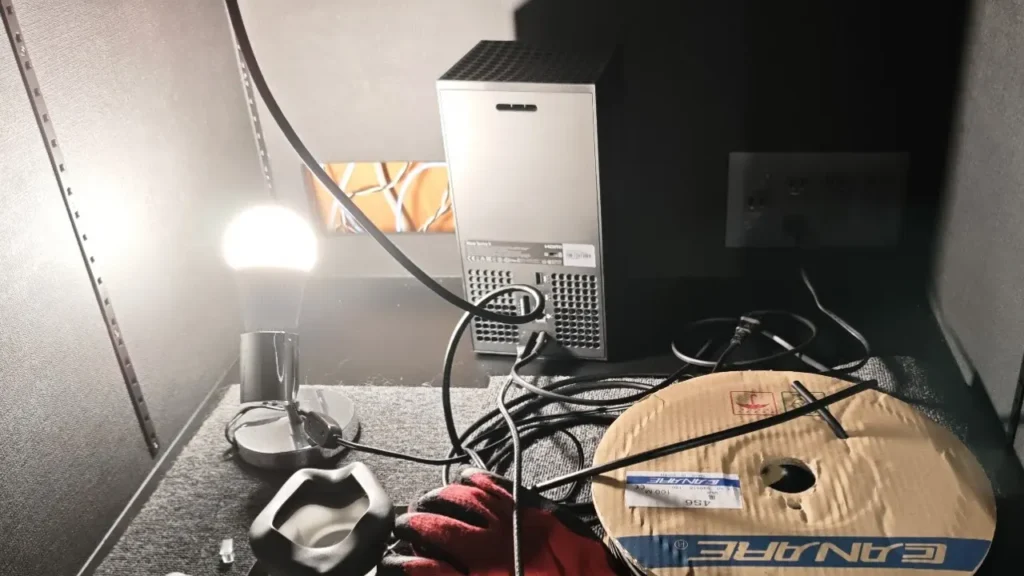 収納内に置かれたXbox Series X