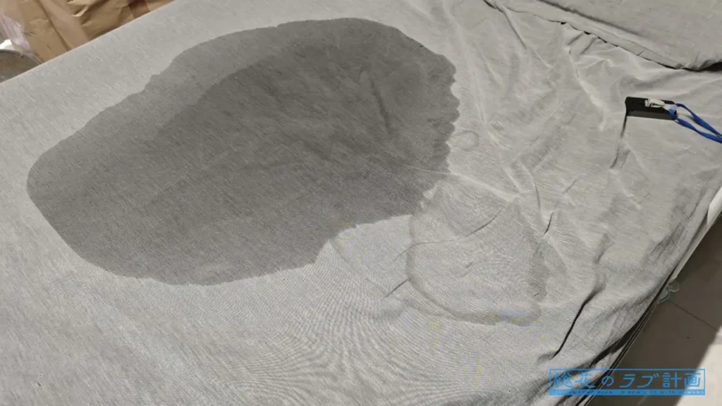 盛大に広がるお漏らし